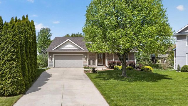 2877 Larkspur Lane, Fitchburg, WI 53711