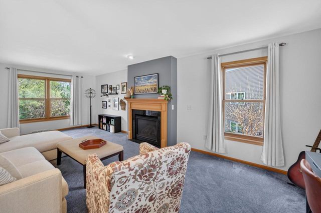 2877 Larkspur Lane, Fitchburg, WI 53711