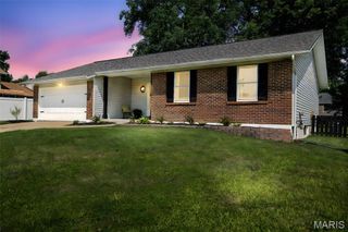 1635 Sundowner Drive, St Charles, MO 63303