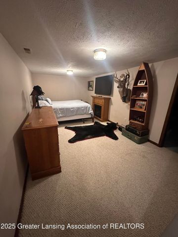 7426 Oak Highway, Charlotte, MI 48813