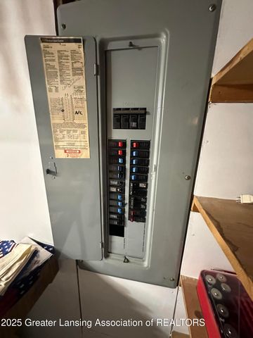 7426 Oak Highway, Charlotte, MI 48813