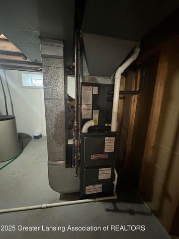 7426 Oak Highway, Charlotte, MI 48813