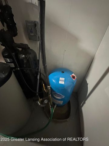 7426 Oak Highway, Charlotte, MI 48813