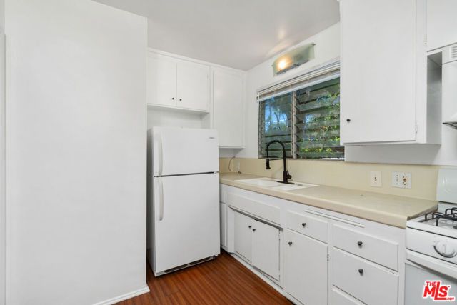 1152 N Poinsettia Place 5, West Hollywood, CA 90046