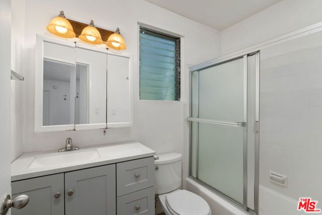 1152 N Poinsettia Place 5, West Hollywood, CA 90046