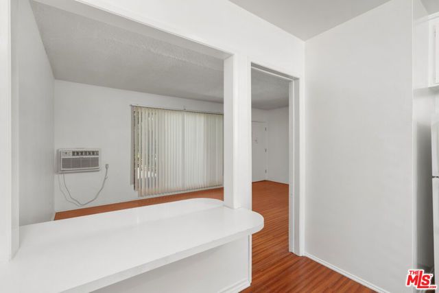 1152 N Poinsettia Place 5, West Hollywood, CA 90046