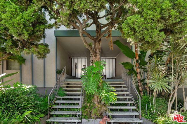 1152 N Poinsettia Place 5, West Hollywood, CA 90046