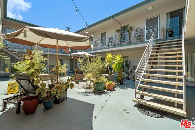 1152 N Poinsettia Place 5, West Hollywood, CA 90046