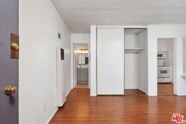 1152 N Poinsettia Place 5, West Hollywood, CA 90046