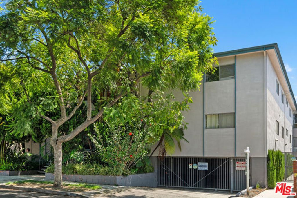 1152 N Poinsettia Place 5, West Hollywood, CA 90046