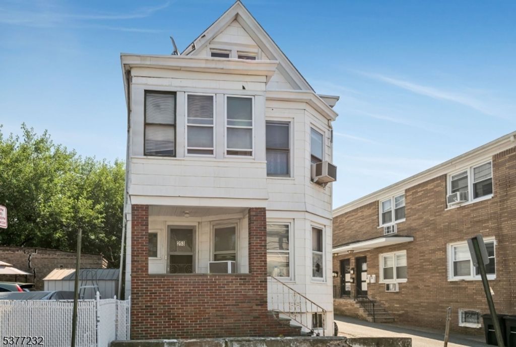 253 E 21St St, Paterson City, NJ 07513