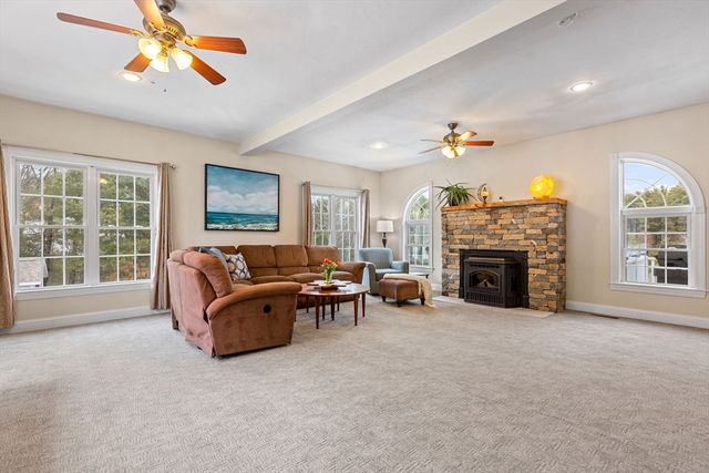 103 Prairie St, Northbridge, MA 01534