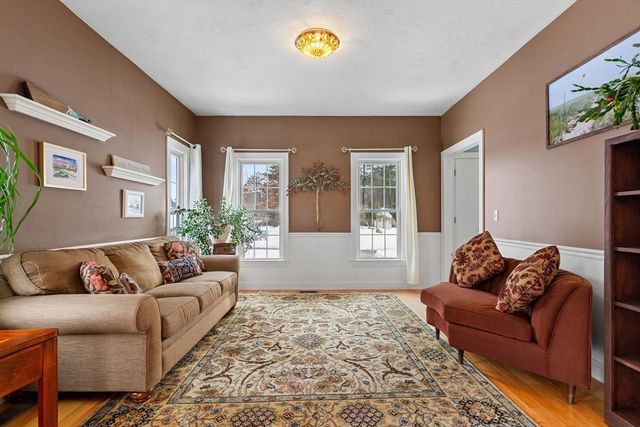 103 Prairie St, Northbridge, MA 01534