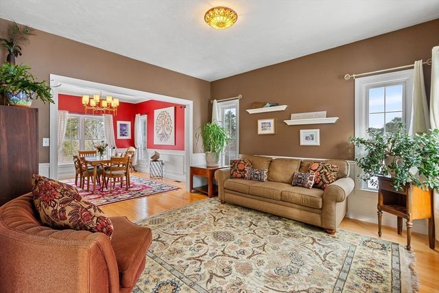 103 Prairie St, Northbridge, MA 01534