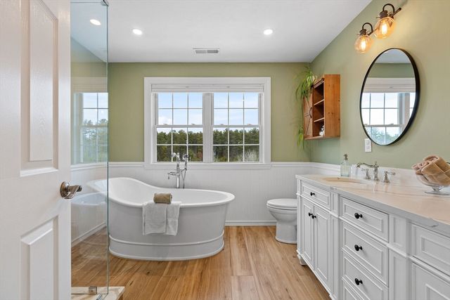 103 Prairie St, Northbridge, MA 01534