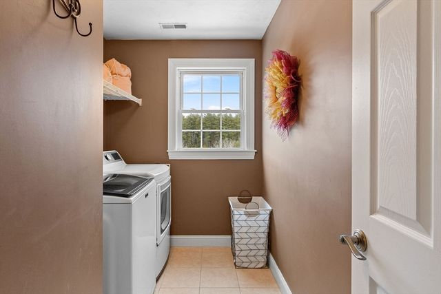 103 Prairie St, Northbridge, MA 01534