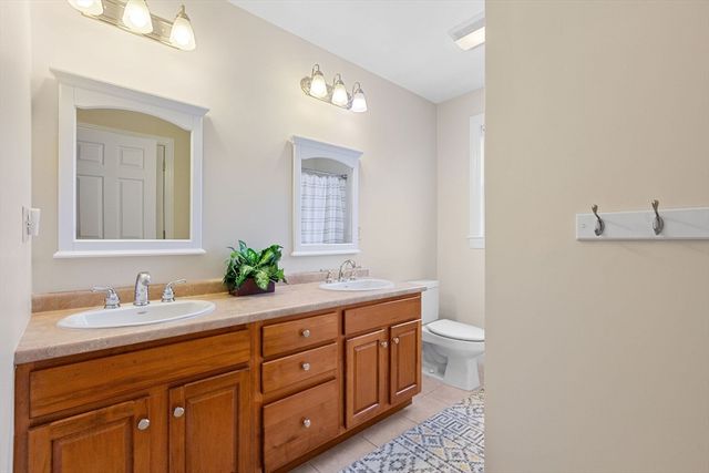 103 Prairie St, Northbridge, MA 01534