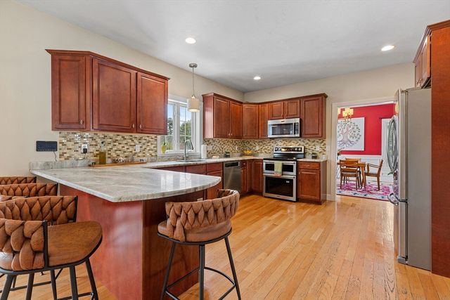 103 Prairie St, Northbridge, MA 01534