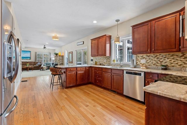 103 Prairie St, Northbridge, MA 01534