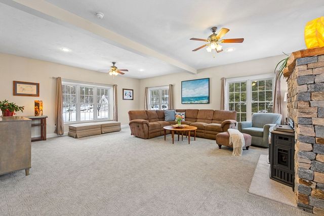 103 Prairie St, Northbridge, MA 01534