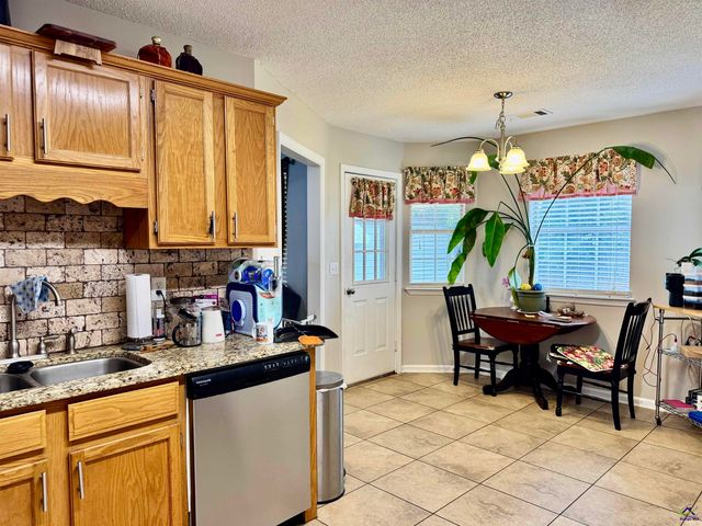 208 Butten Drive, Bonaire, GA 31005