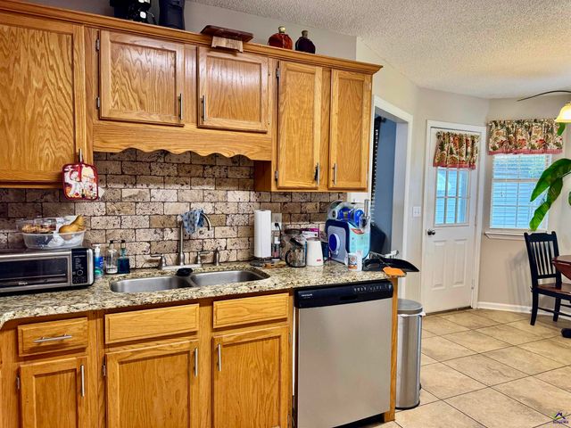 208 Butten Drive, Bonaire, GA 31005
