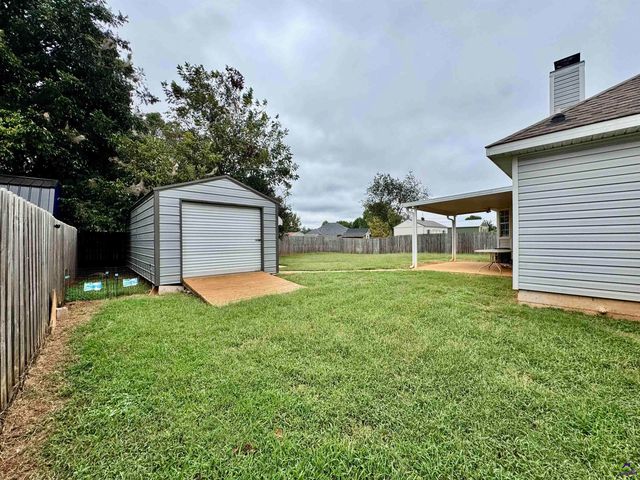 208 Butten Drive, Bonaire, GA 31005