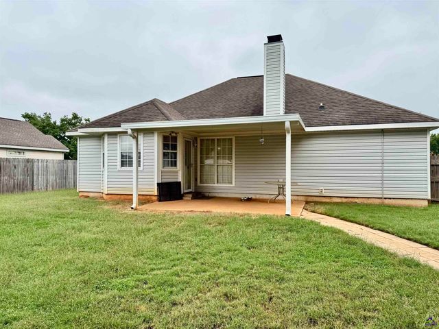 208 Butten Drive, Bonaire, GA 31005