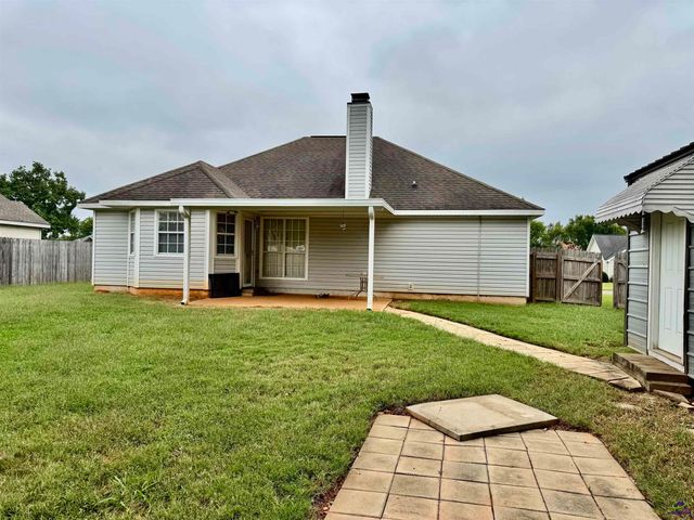208 Butten Drive, Bonaire, GA 31005