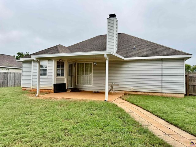 208 Butten Drive, Bonaire, GA 31005