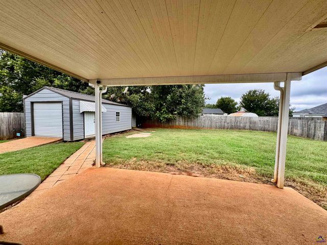208 Butten Drive, Bonaire, GA 31005