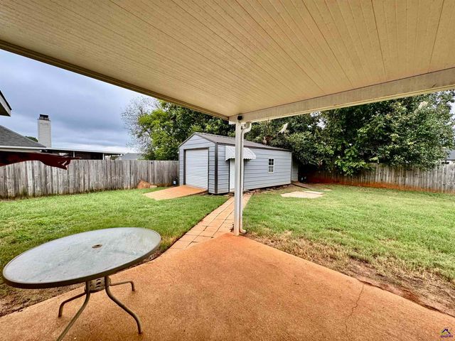 208 Butten Drive, Bonaire, GA 31005