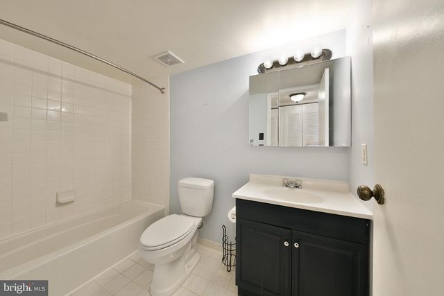 204-I HAMPTON XING, Southampton, PA 18966