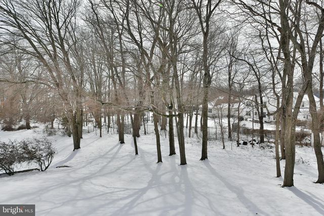 204-I HAMPTON XING, Southampton, PA 18966