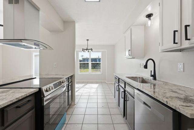 201 Zachary Cove, Bryant, AR 72022