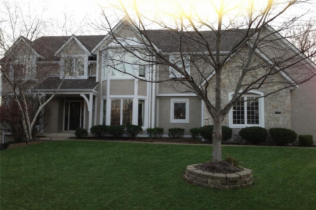 9305 W 139th Street, Overland Park, KS 66221