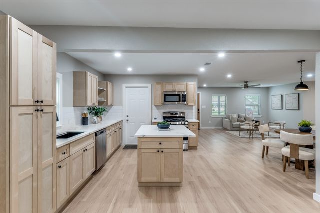 3160 O Bannon Drive, Dallas, TX 75224