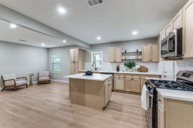 3160 O Bannon Drive, Dallas, TX 75224