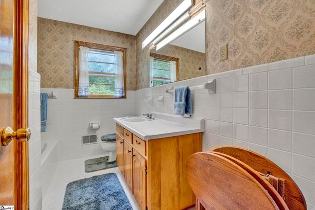 207 Fair Place, Clinton, SC 29325