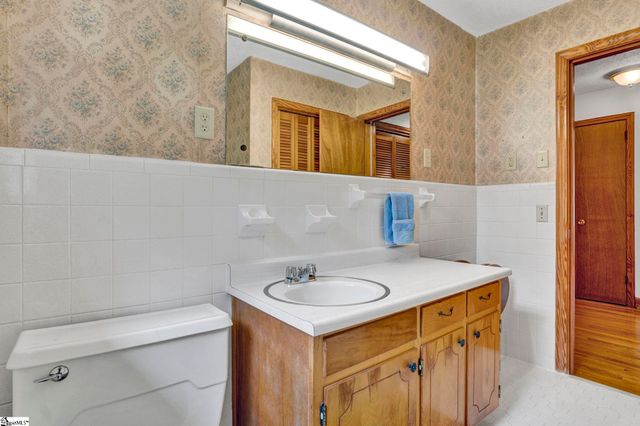 207 Fair Place, Clinton, SC 29325