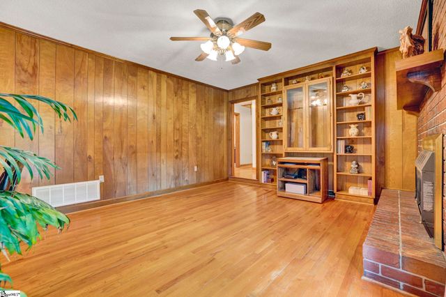 207 Fair Place, Clinton, SC 29325