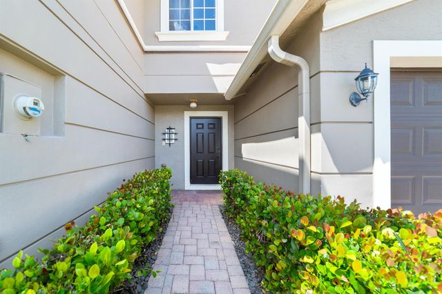 2241 SW Marshfield Court, Port St Lucie, FL 34953