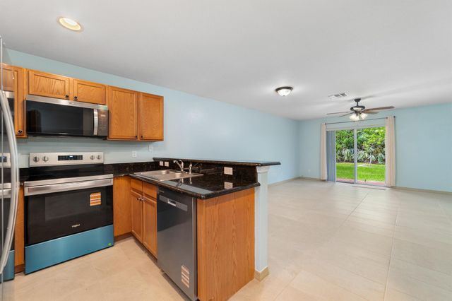 2241 SW Marshfield Court, Port St Lucie, FL 34953