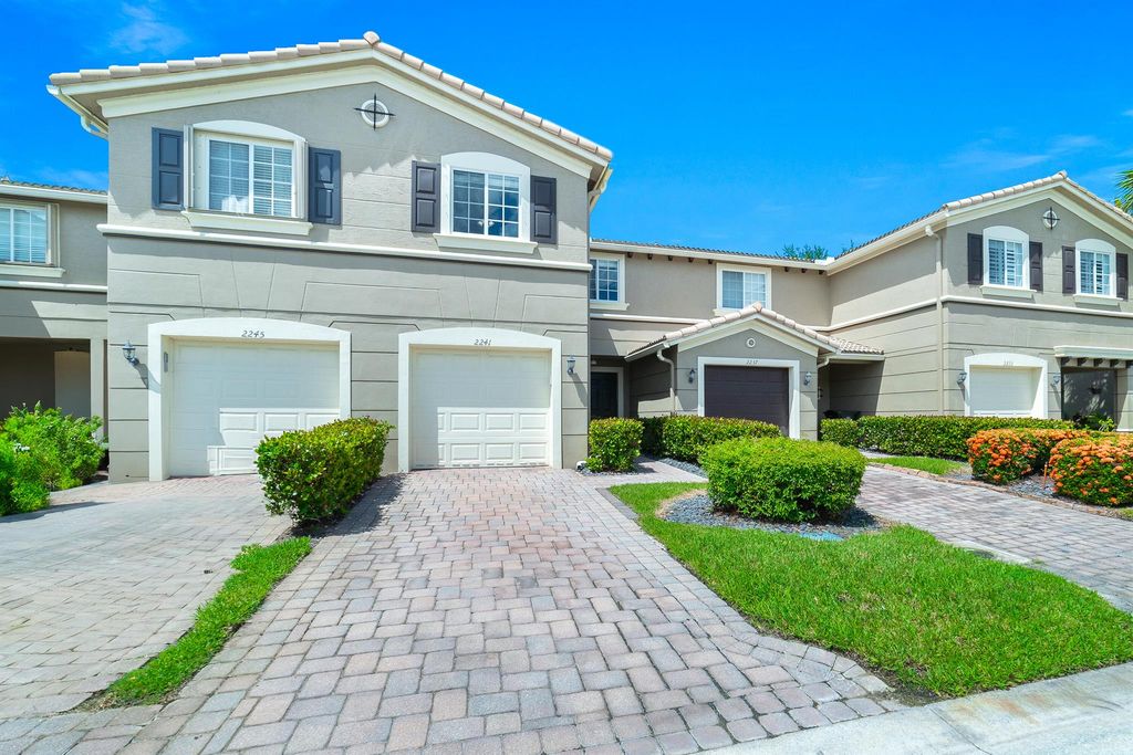 2241 SW Marshfield Court, Port St Lucie, FL 34953