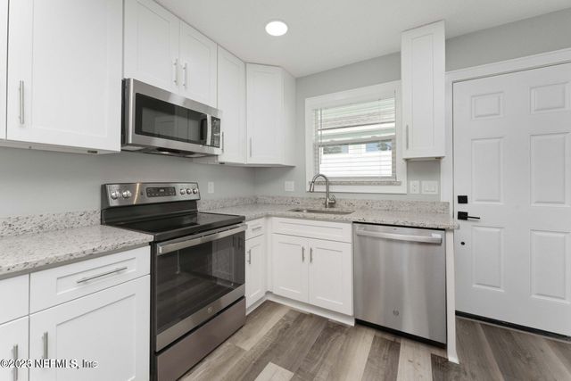 423 9TH Avenue N 201, Jacksonville Beach, FL 32250