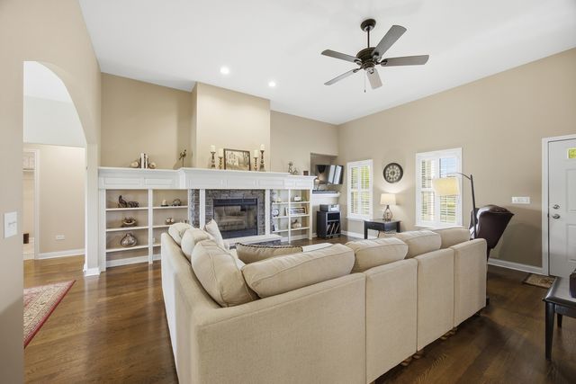 20809 Bunker Hill Road, Marengo, IL 60152