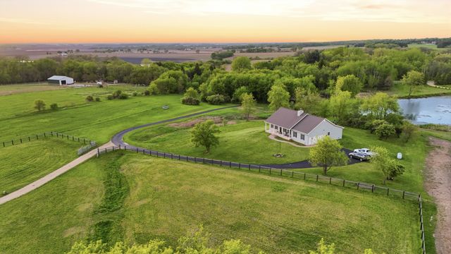 20809 Bunker Hill Road, Marengo, IL 60152