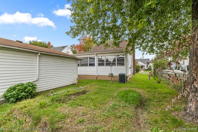 16000 Beatrice Avenue, Allen Park, MI 48101