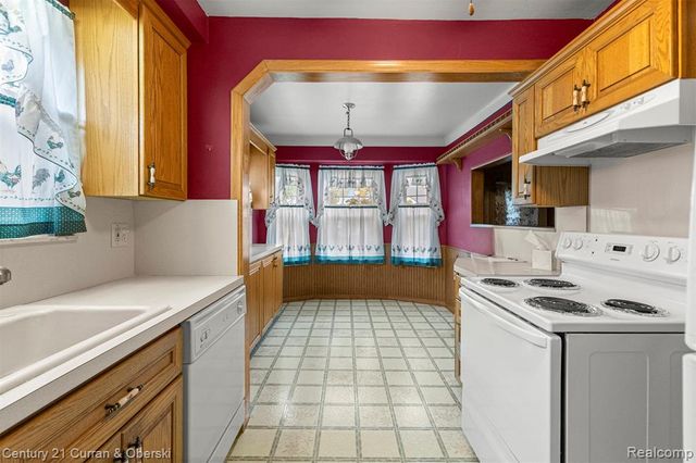 16000 Beatrice Avenue, Allen Park, MI 48101