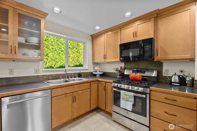 3242 Maringo Road SE, Olympia, WA 98501